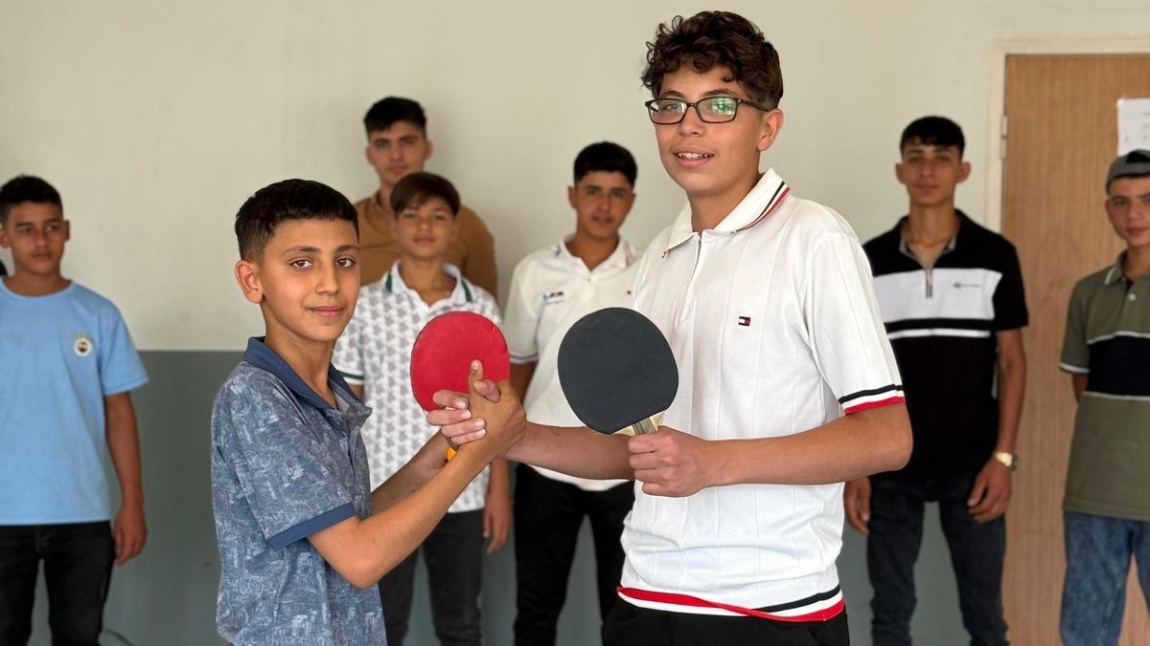 Dostluk için buluşan raketler